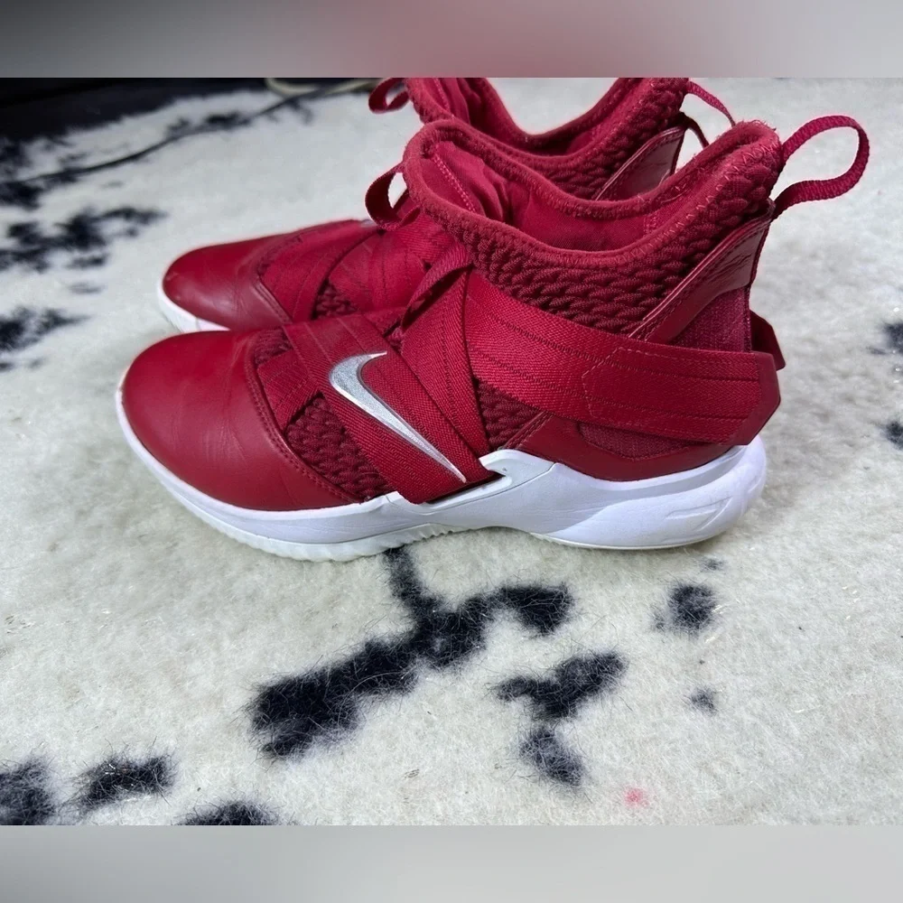 Nike Men's Lebron Red Soldier 12 Basketball Sneaker Shoes Size 7.5